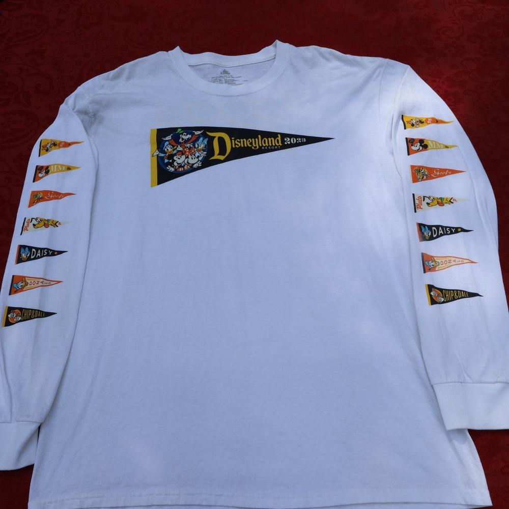 Disney Disneyland Resort 2023 Long Sleeve T-Shirt Large White Good Pennant Logo